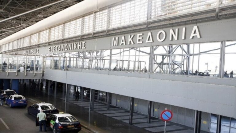Θρίλερ σε πτήση με προορισμό τη Θεσσαλονίκη- Επιβάτης υπέστη ανακοπή