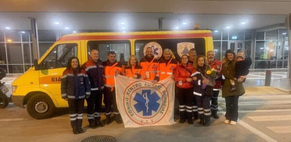 Θεσσαλονίκη: Έφτασαν οι άνδρες της ΕΜΑΚ που συμμετείχαν σε διασώσεις στην Τουρκία