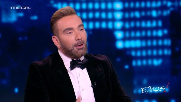 Νίκος Κοκλώνης: «Ήμουν στο γραφείο μου στο Central Park και λέω “Να πέσω ή να πλύνω πιάτα στην Αστόρια;”»
