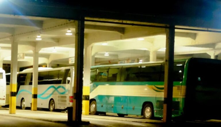 Πανικός σε λεωφορείο του ΚΤΕΛ από Θεσσαλονίκη για Κατερίνη – Κατέρρευσε ο οδηγός ενώ ήταν στο τιμόνι