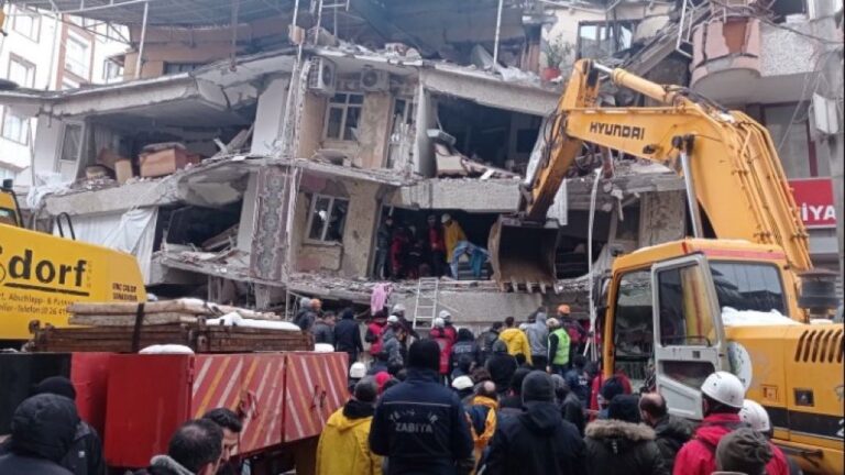 Παπαζάχος για σεισμό στην Τουρκία: «Δεν υπάρχει ανησυχία για την Ελλάδα»