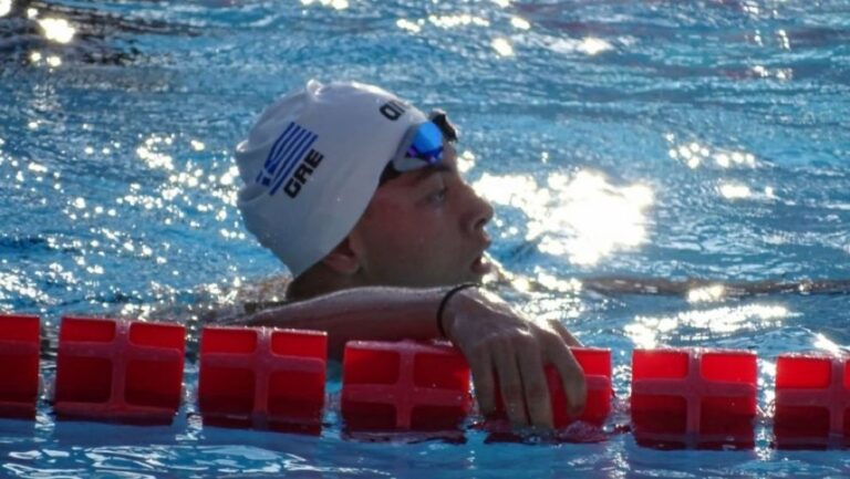 Κολύμβηση: Τρομερό πανελλήνιο ρεκόρ εφήβων ο Σίσκος στα 200μ. ύπτιο