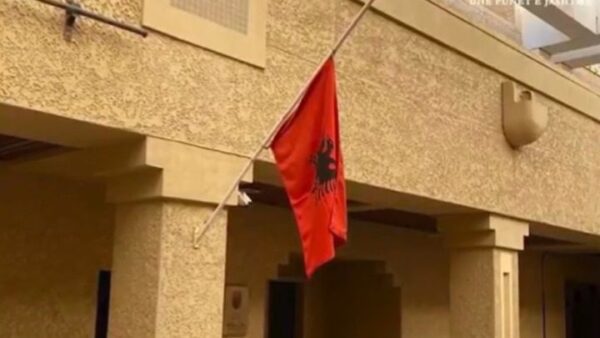 Ημέρα εθνικού πένθους στην Αλβανία η 5η Μαρτίου στη μνήμη των θυμάτων του σιδηροδρομικού δυστυχήματος στα Τέμπη