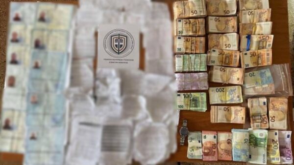 Εξαρθρώθηκε εγκληματική οργάνωση που εξέδιδε παράνομα διπλώματα οδήγησης