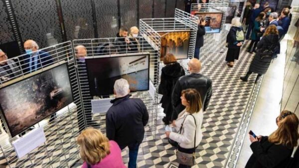 «Έξι μέρες. Η διαδρομή των Ελλήνων Εβραίων» - Στα στρατόπεδα του θανάτου μέσα από τον φακό του Β. Τσιώλη