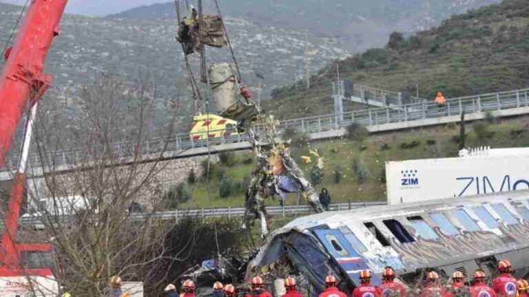 Ημέρα πένθους η Κυριακή στην Αλβανία για το δυστύχημα στα Τέμπη- Ευχαριστήριο μήνυμα του ΥΠΕΞ