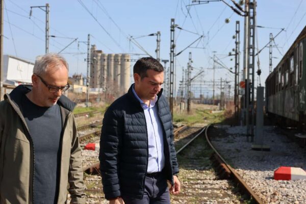Α. Τσίπρας: "Τι ακριβώς θα εγκαινίαζε ο κ. Μητσοτάκης 12 ώρες μετά το δυστύχημα;"