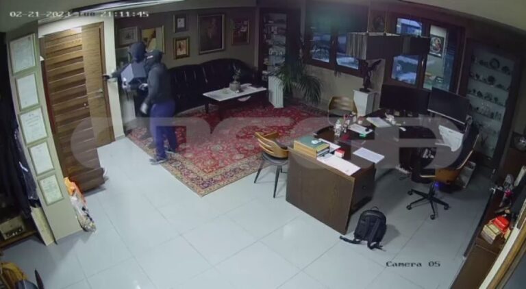 Βίντεο ντοκουμέντο από τη διάρρηξη στη Δράμα -Οι δράστες μέσα σε λίγα λεπτά έφυγαν με 128.000 ευρώ