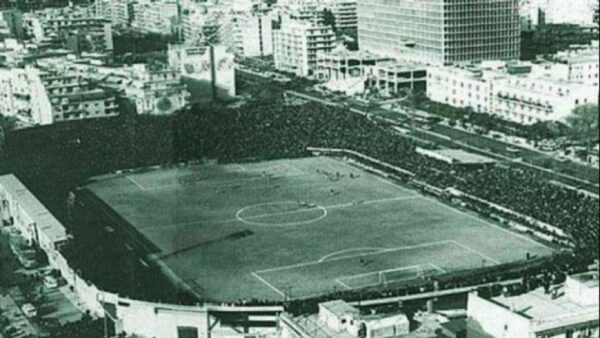 «Το Κύπελλο του Πάσχα»: Τότε που τσούγκριζαν κόκκινα αυγά στη σέντρα