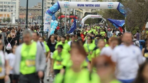 Θεσσαλονίκη: Δρομέας υπέστη ανακοπή στον Μαραθώνιο – Νοσηλεύεται διασωληνωμένος σε ΜΕΘ