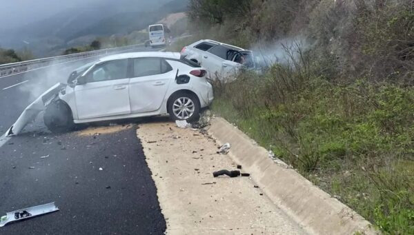 Πολύνεκρο τροχαίο με 4 νεκρούς στον Έβρο