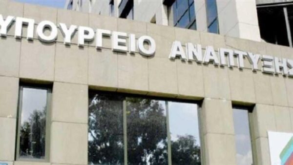 Τροπολογία υπουργείου Ανάπτυξης για λαϊκές αγορές, αεροδρόμια, μισθώσεις