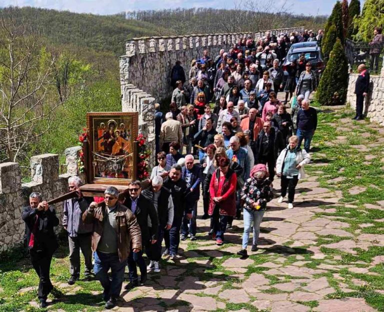 Ιερό προσκύνημα του λειψάνου του Αγίου Γεωργίου από τη Νιγρίτα Σερρών στη Βουλγαρία