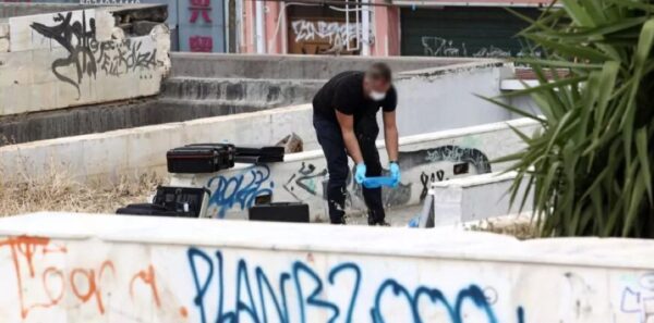 Βαρβάκειος: Προσήχθη ύποπτος για την δολοφονία της 60χρονης που βρέθηκε μαχαιρωμένη