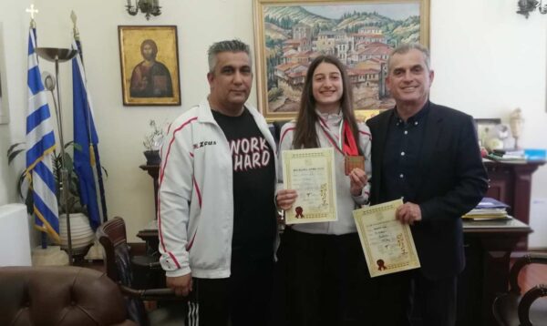 Την Σερραία πρωταθλήτρια Κατερίνα Βιτσαξή υποδέχτηκε ο Αντιπεριφερειάρχης