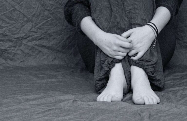 Τύρναβος: Τι έδειξε η ιατροδικαστική έκθεση μετά την καταγγελία της 22χρονης για ομαδικό βιασμό