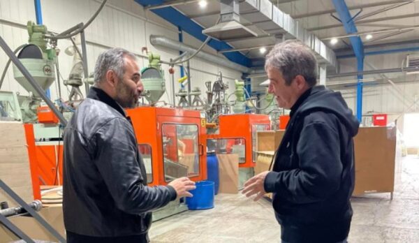 Ο Κώστας Καρπουχτσής σε παραγωγικές μονάδες του νομού Σερρών