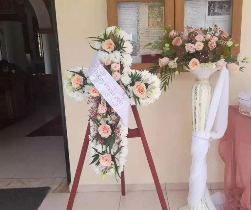 Άρτα: «Ράγισαν» καρδιές στην κηδεία της μικρής Λυδίας  - Bίντεο και φωτογραφίες