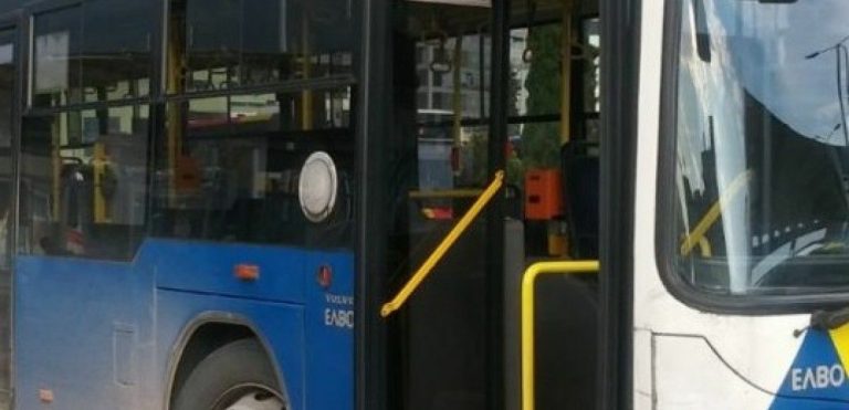 Θεσσαλονίκη: Πήρε φωτιά εν κινήσει λεωφορείο του ΟΑΣΘ