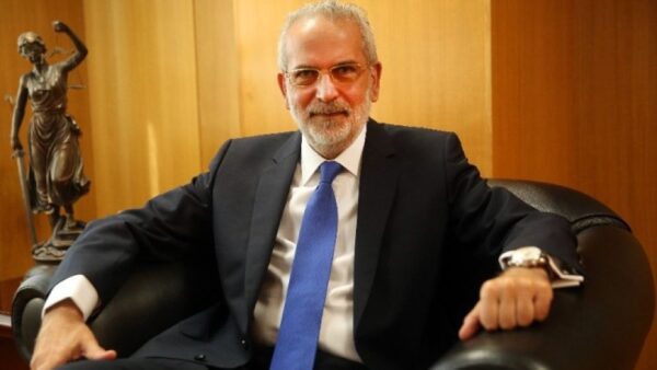 Στο Προεδρικό Μέγαρο ο Ιωάννης Σαρμάς- Αναλαμβάνει υπηρεσιακός πρωθυπουργός