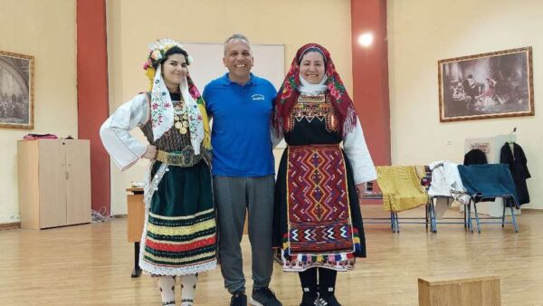 Θρακική Εστία Σερρών: Σεμινάριο για τον κεφαλόδεσμο, την παραδοσιακή φορεσιά και τους χορούς του Έβρου
