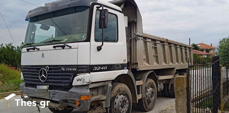 Όχημα με μετανάστες συγκρούστηκε με φορτηγό στην Καβάλα – 7 τραυματίες