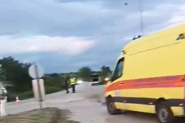 Σέρρες: Σοβαρό τροχαίο στο Ψυχικό με όχημα που μετέφερε μετανάστες