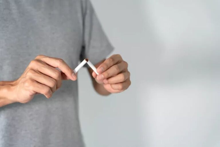 Καρκίνος του πνεύμονα: Η έγκαιρη διακοπή του καπνίσματος συνδέεται με μεγαλύτερα ποσοστά επιβίωσης