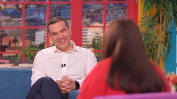 Aλ. Τσίπρας: Ο Μητσοτάκης φοβάται μια ευθεία ερώτηση για τις παρακολουθήσεις