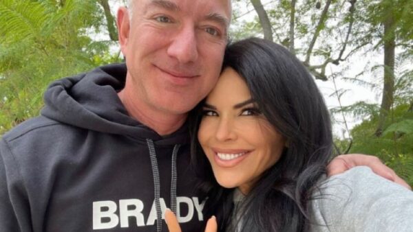 Τζεφ Μπέζος: Δαχτυλίδι πολλών εκατομμυρίων δολαρίων αρραβώνων στην Λόρεν Σάντσεζ