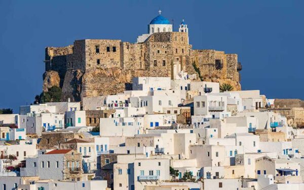 Observer: Η Αστυπάλαια στην κορυφή των εναλλακτικών προορισμών