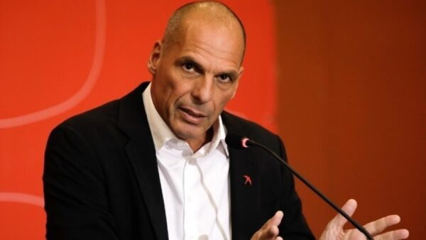 Γ. Βαρουφάκης: Έρχεται φούσκα στα ακίνητα και απώλεια ρευστότητας