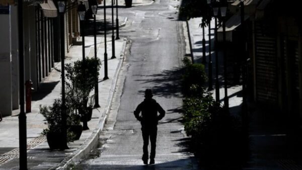 Ανήλικη παραβατικότητα: Πώς εκφράζεται σήμερα το κοινωνικό φαινόμενο, τι προτείνουν οι ειδικοί