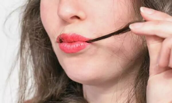 Σύνδρομο Ραπουνζέλ: Τι είναι και τι το προκαλεί