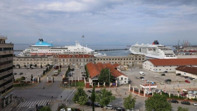 Στο λιμάνι της Θεσσαλονίκης τα κρουαζιερόπλοια Celebrity Infinity και Celestyal Crystal