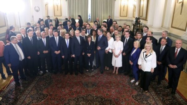 Ορκίστηκε η νέα Κυβέρνηση στο Προεδρικό Μέγαρο - Δείτε φωτογραφίες