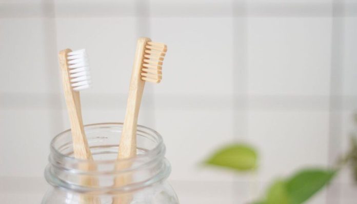Παλιά οδοντόβουρτσα: 9 χρήσεις της που θα σας κάνουν τη ζωή ευκολότερη