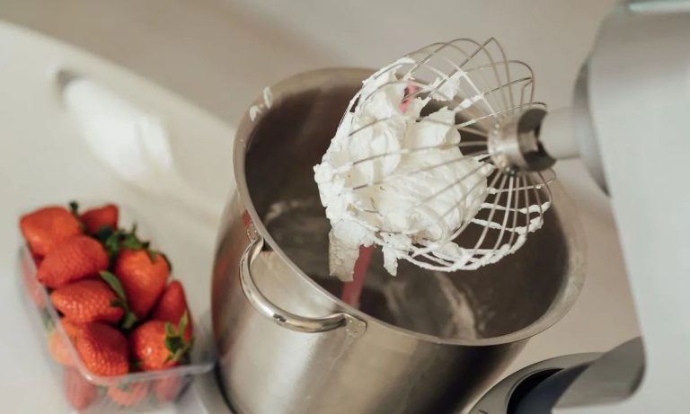 Παγωτό βανίλια με τρία υλικά- Η συνταγή που έγινε ανάρπαστη στο TikTok