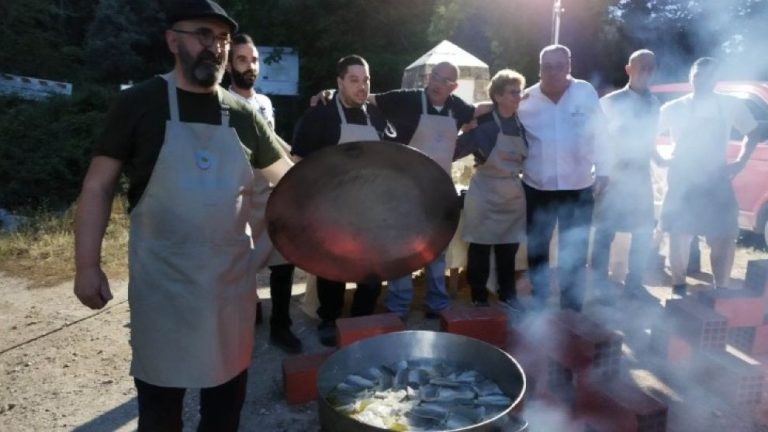 Δείτε φωτογραφίες: Είκοσι σεφ στην οριογραμμή του Αγίου Όρους τίμησαν τις συνταγές του γέροντα Επιφάνιου