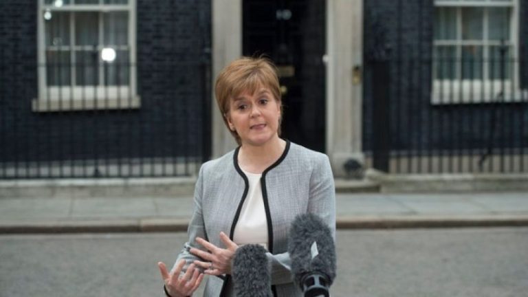 Ελεύθερη χωρίς απαγγελία κατηγορίας η πρώην πρωθυπουργός της Σκωτίας