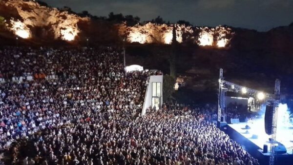 Το Θέατρο Πέτρας και τα 40 χρόνια πολιτιστικής δημιουργίας