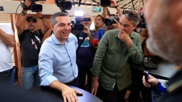 Συνάντηση του Αλέξη Τσίπρα με δημοσιογράφους στην ανακαινισμένη Αγορά Μοδιάνο