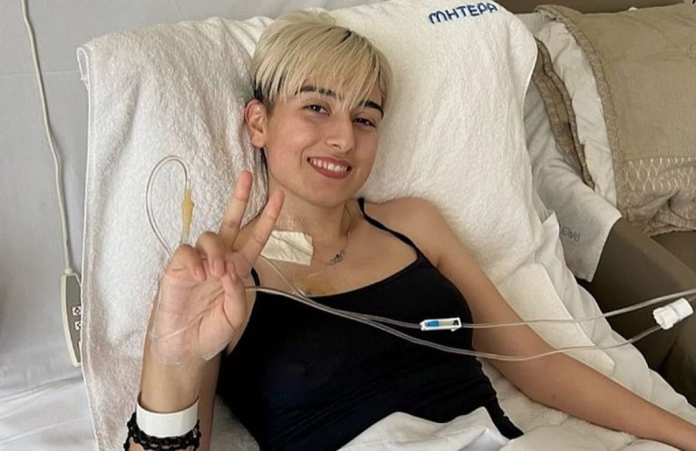 19χρονη καρκινοπαθής ευχαριστεί Μητσοτάκη και Χρυσοχοΐδη για την παρέμβασή τους σε πρόβλημα με τη νοσηλεία της