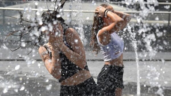 Σε ρυθμούς καύσωνα όλη η χώρα - Το θερμόμετρο θα «σκαρφαλώσει» στους 43 βαθμούς