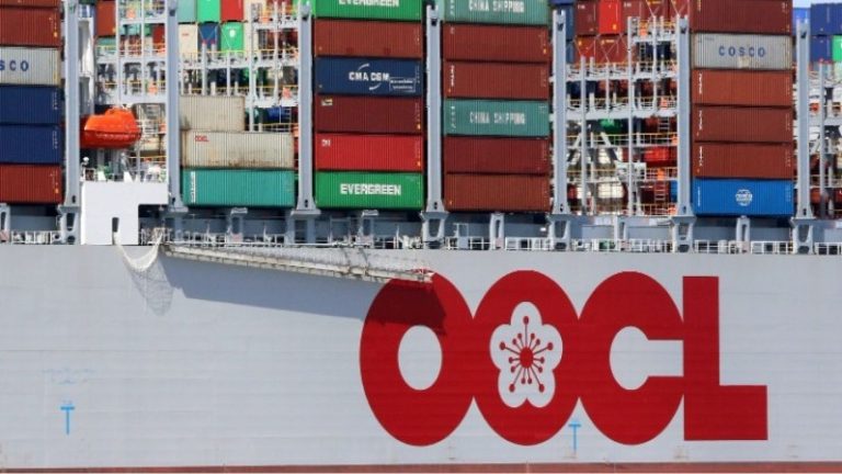 Στο λιμάνι του Πειραιά τη Δευτέρα το νεότευκτο «OOCL Piraeus» - Ένα από τα μεγαλύτερα πλοία κοντέινερ παγκοσμίως