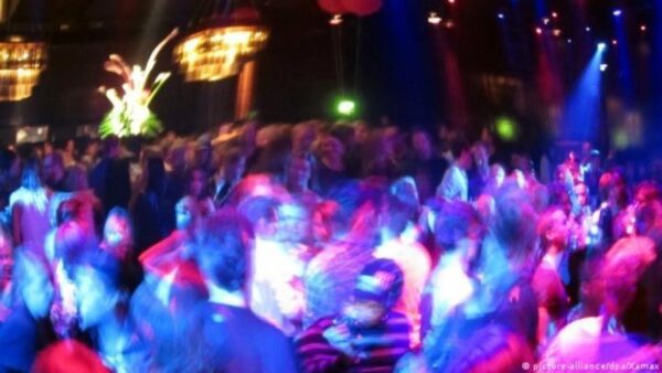 «Στην ντισκοτέκ, στην παλιά ντισκοτέκ», με τον Λευτέρη Κογκαλίδη