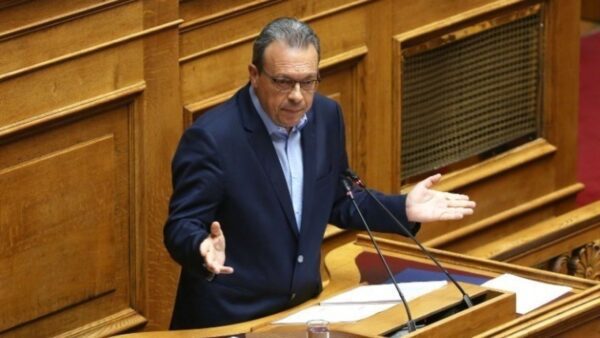 Σ. Φάμελλος: Δεν ακούτε τους απόδημους, τους εμπλέκετε στα κομματικά σας συμφέροντα
