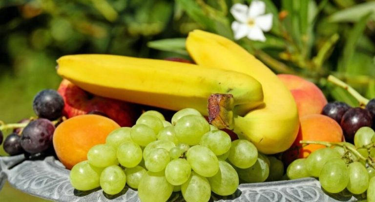 Φρούτα: Είναι καλύτερο να τα τρώμε άγουρα ή ώριμα;