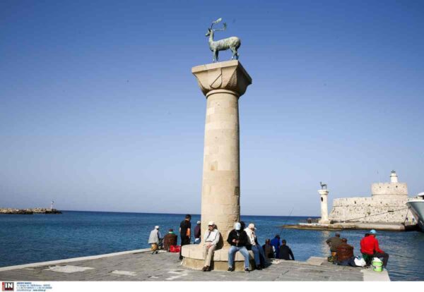 Ρόδος: Ξυλοδαρμό σερβιτόρου στην Παλιά Πόλη καταγγέλλει το Εργατικό Κέντρο