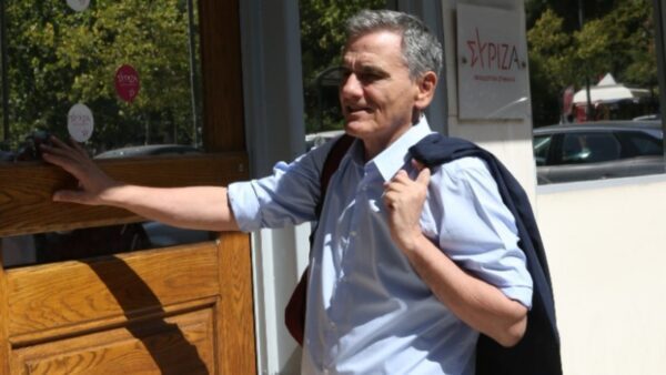 «Αξιόπιστα και ενωτικά και αριστερά, γιατί μπορούμε», το σύνθημα της καμπάνιας του Ευκ. Τσακαλώτου